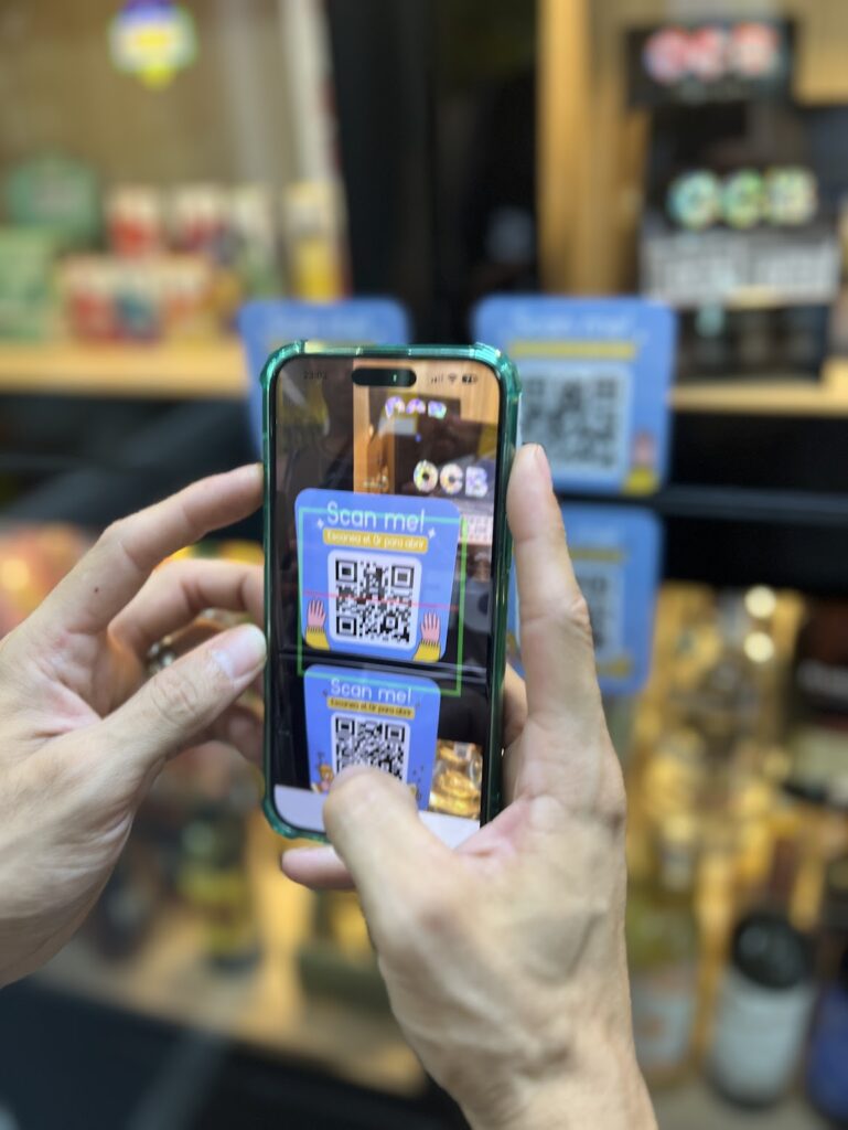Escaneo de productos en supermercado inteligente Scan and Buy